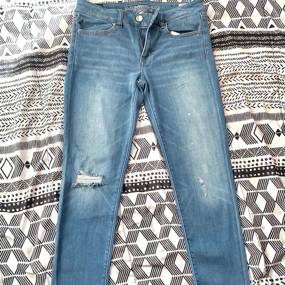 American Eagle Distressed Jeans/Jeggings